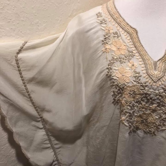 Johnny Was Cream Embroidered Top - Picture 3 of 5